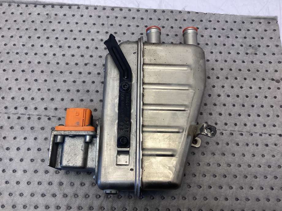 Diverse deler til VW Passat 2015-2019 (Fase 1) (B8) (B8) (VOLKSWAGEN|3Q0 819 013 F|)