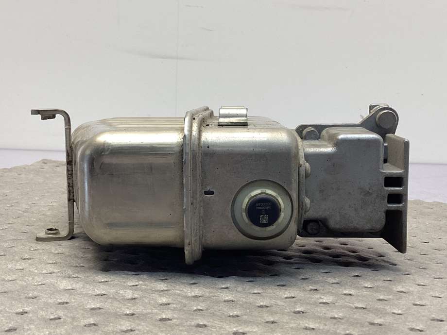 Diverse deler til VW Passat 2015-2019 (Fase 1) (B8) (B8) (VOLKSWAGEN|3Q0 819 013 F|)