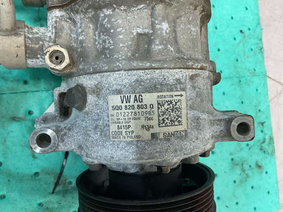 Aircondition kompressor til VW Caddy 2015-2020 (Type III, Fase 3)  (VOLKSWAGEN|5Q0 820 803 F|)