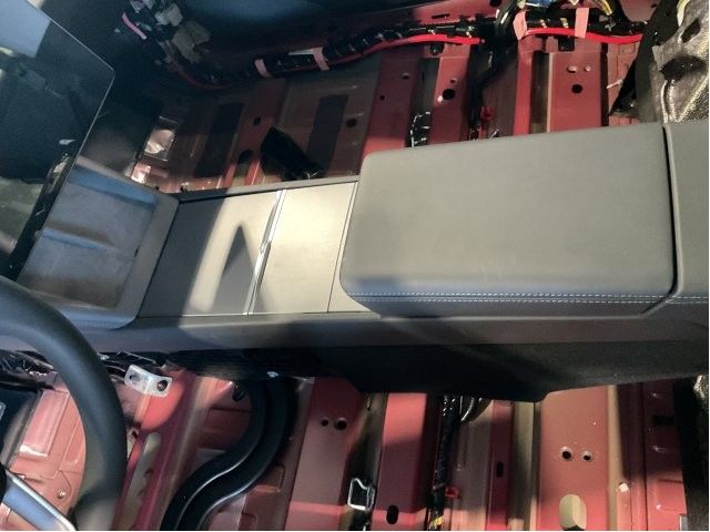 Innredning, Konsoll til Tesla Model 3 2018-2023 (Fase 1) (TESLA|2010455-10-H|)