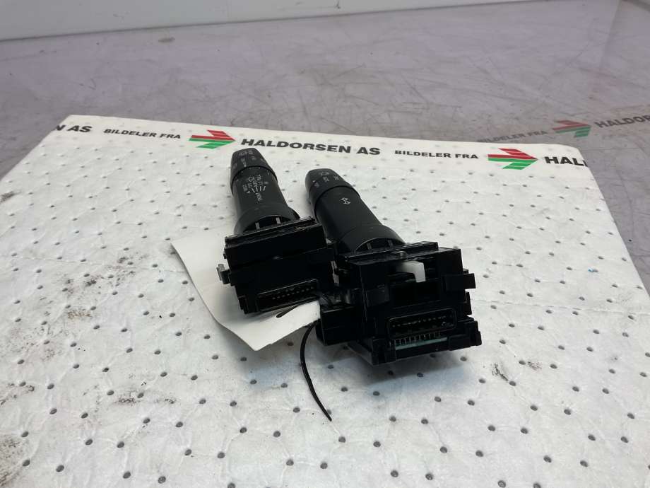 Bryter combi til Mitsubishi Pajero 2016-2019 (Type IV, Fase 2)  (MITSUBISHI|8600A865|)