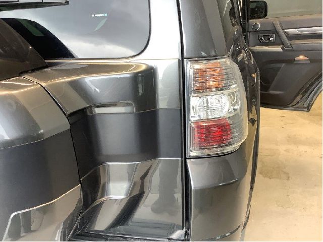 Bakluke til Mitsubishi Pajero 2016-2019 (Type IV, Fase 2)  (MITSUBISHI|5821A147|)