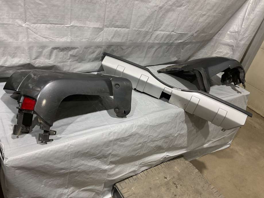 Støtfanger bak til Mitsubishi Pajero 2016-2019 (Type IV, Fase 2) (MITSUBISHI|6410C333|6410B321H|6410B322HF)
