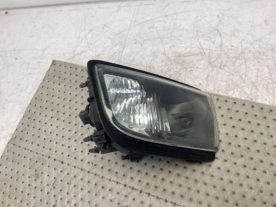 Tåkelykt venstre foran til Isuzu D-Max 2012-2017 (Type II, Fase 1)  (ISUZU|8-98186-220-0|)