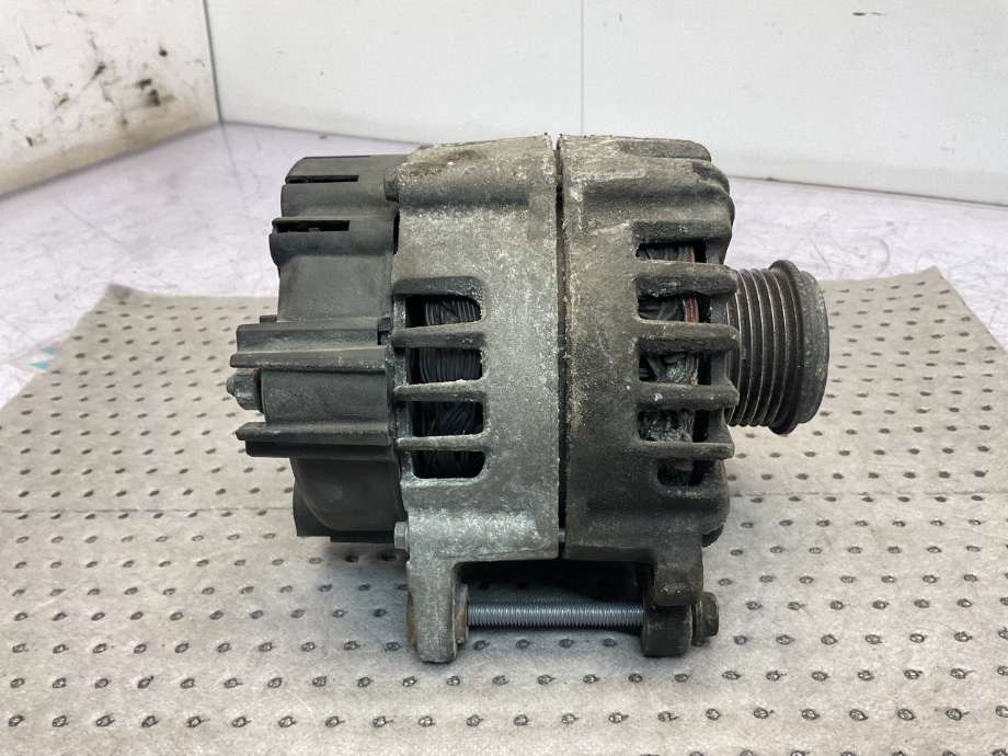 Dynamo til Audi A6, Allroad 2012-2014 (Type III, Fase 1) (C7) (C7) (AUDI|059 903 018 RX|)