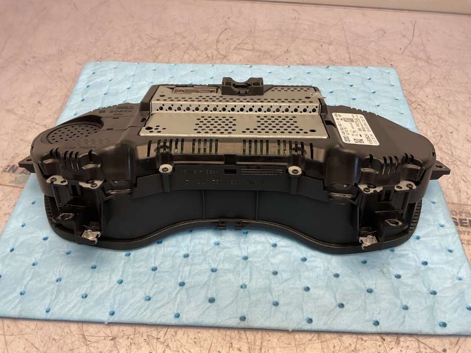 Instrumentpanel til Audi A6, Allroad 2012-2014 (Type III, Fase 1) (C7) (C7) (AUDI|4G9 920 950 M|)