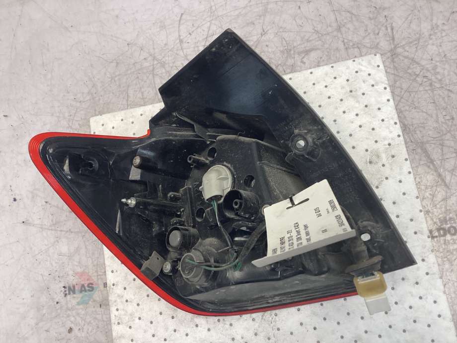 Baklykt høyre til Mitsubishi ASX 2010-2019  (MITSUBISHI|8330A690|)