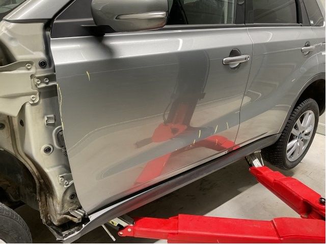 Dør venstre foran til Suzuki Vitara, 2015-->> (Type IV)  (SUZUKI|68002-54P01)