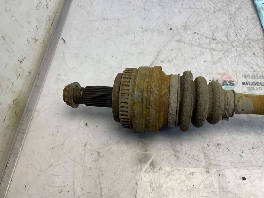 Drivaksel høyre bak til BMW 3-Serie 2005-2011 (E90/E91/E92/E93) (E90/E91/E92/E93) (BMW|33 21 7 547 076|LK=86MM/D=25MM|)