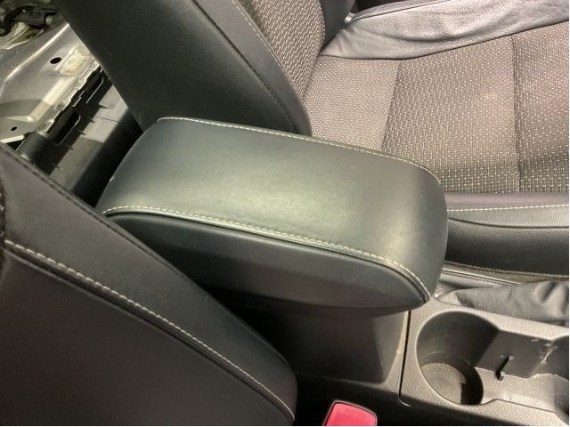 Innredning, Konsoll til Toyota Auris, 2013-2015 (Type II, Fase 1)  (TOYOTA|5890502A30C1)