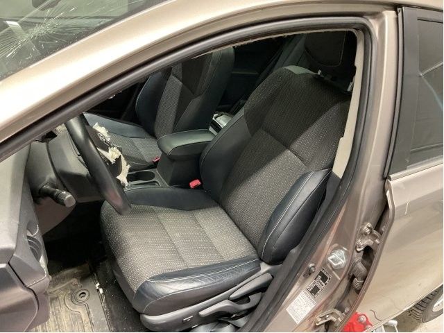 Sete foran venstre til Toyota Auris, 2013-2015 (Type II, Fase 1)  (TOYOTA|)