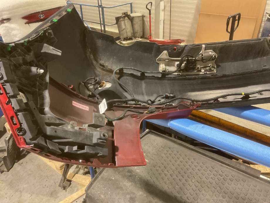 Støtfanger bak til Volvo XC40 2018-2024  (VOLVO|32296043|)