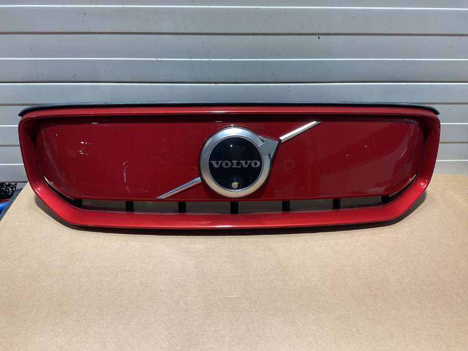 Grill til Volvo XC40, 2018-2024 (VOLVO|40003736)