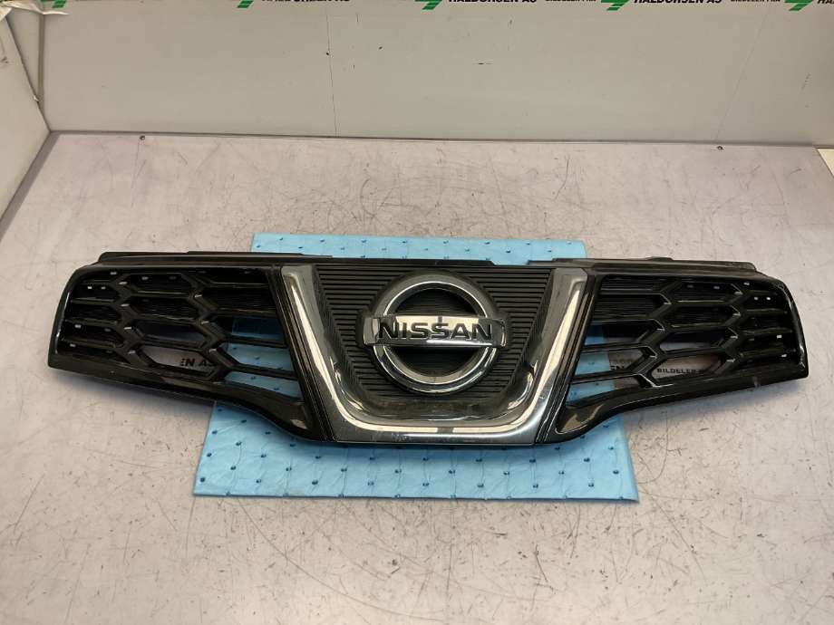 Grill til Nissan Qashqai 2010-2014 (Type I, Fase 2)  (NISSAN|62310BR00A|)
