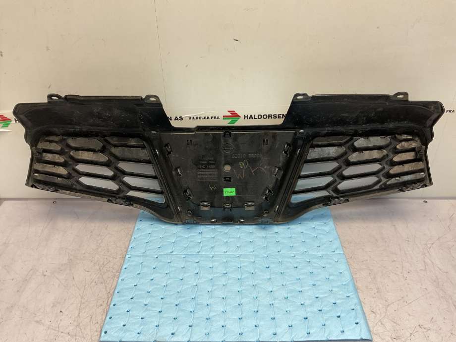 Grill til Nissan Qashqai 2010-2014 (Type I, Fase 2)  (NISSAN|62310BR00A|)
