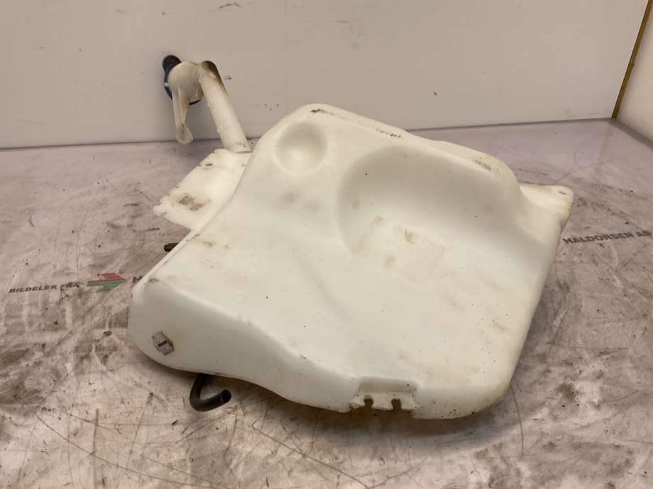 Spylertank til Nissan Qashqai 2010-2014 (Type I, Fase 2)  (NISSAN|28910JD900|)