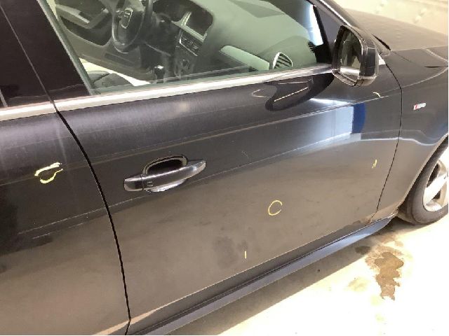 Dør høyre foran til Audi A4 2007-2014 (Type IV) (B8) (B8) (AUDI|8K0 831 052 J|)