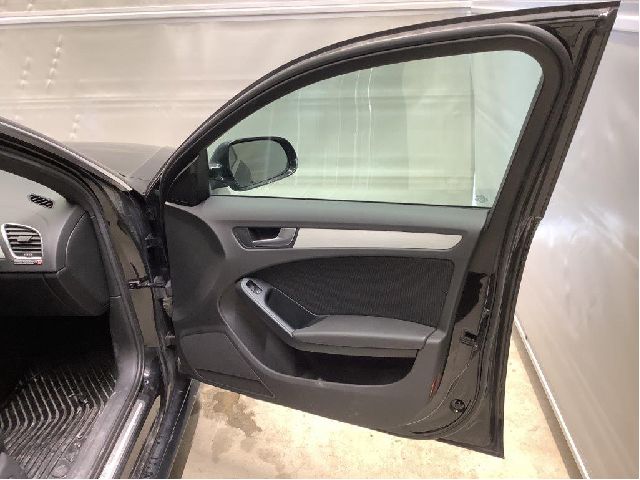 Dør høyre foran til Audi A4 2007-2014 (Type IV) (B8) (B8) (AUDI|8K0 831 052 J|)