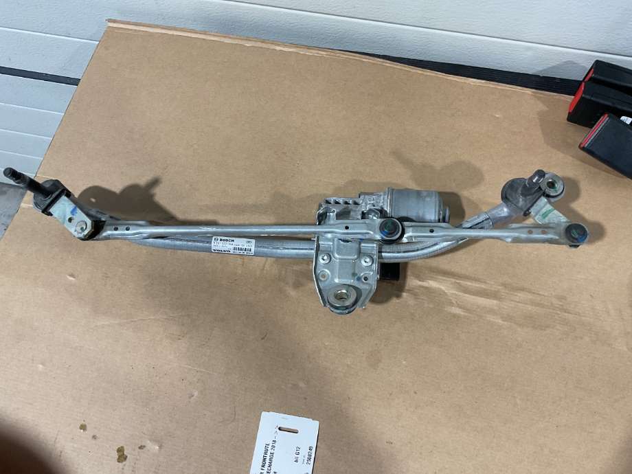 Viskermotor frontrute til Volvo XC40, 2018-2024  (VOLVO|31457299)