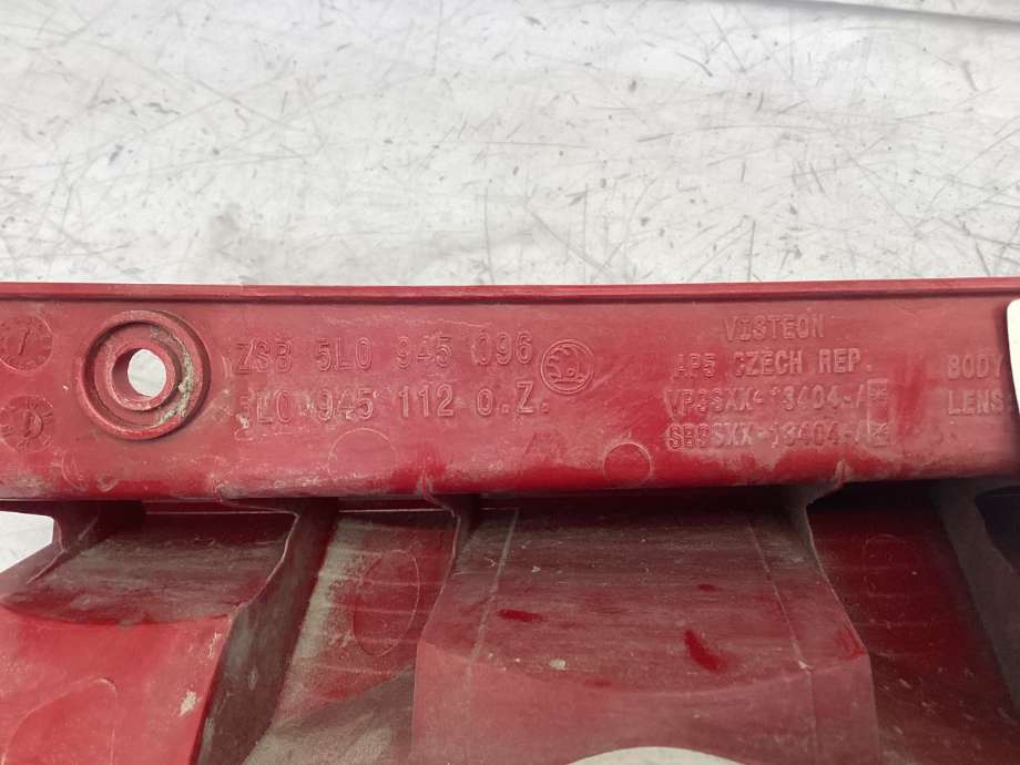 Baklykt høyre til Škoda Yeti 2009-2013 (Fase 1)  (SKODA|5L0 945 112|)