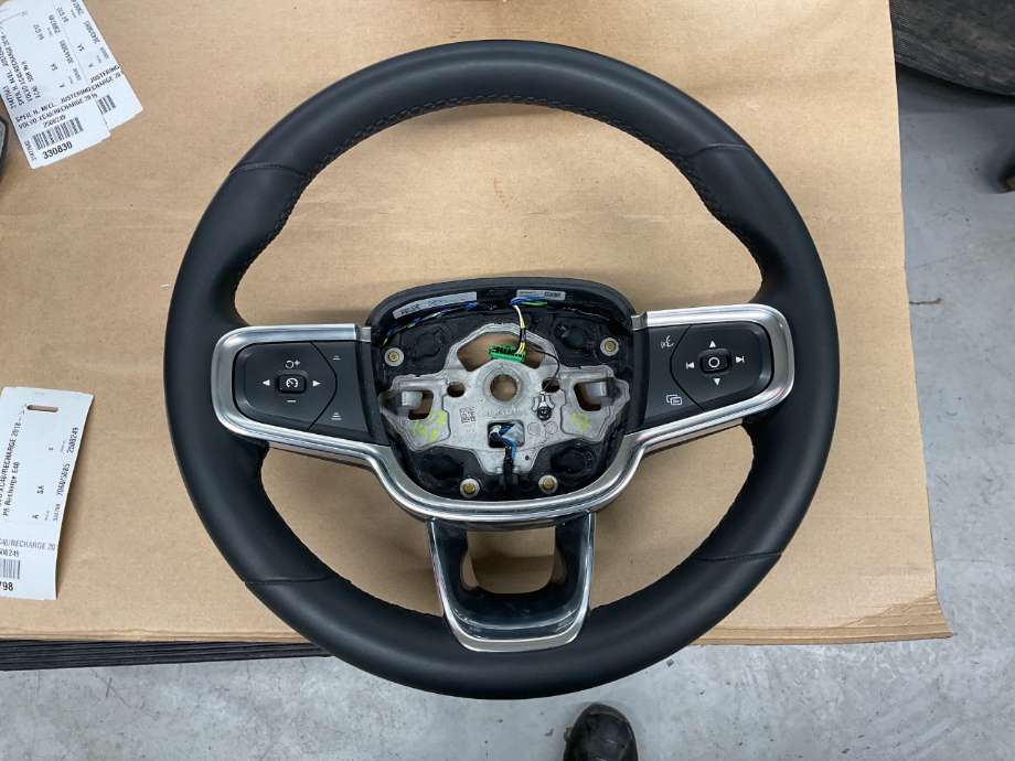 Ratt til Volvo XC40 2018-2024  (VOLVO|31690983|)