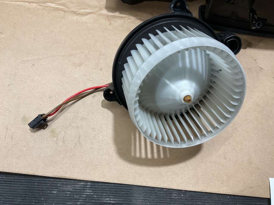 Varmeapparat motor til Volvo XC40 2018-2024  (VOLVO|31497510|)
