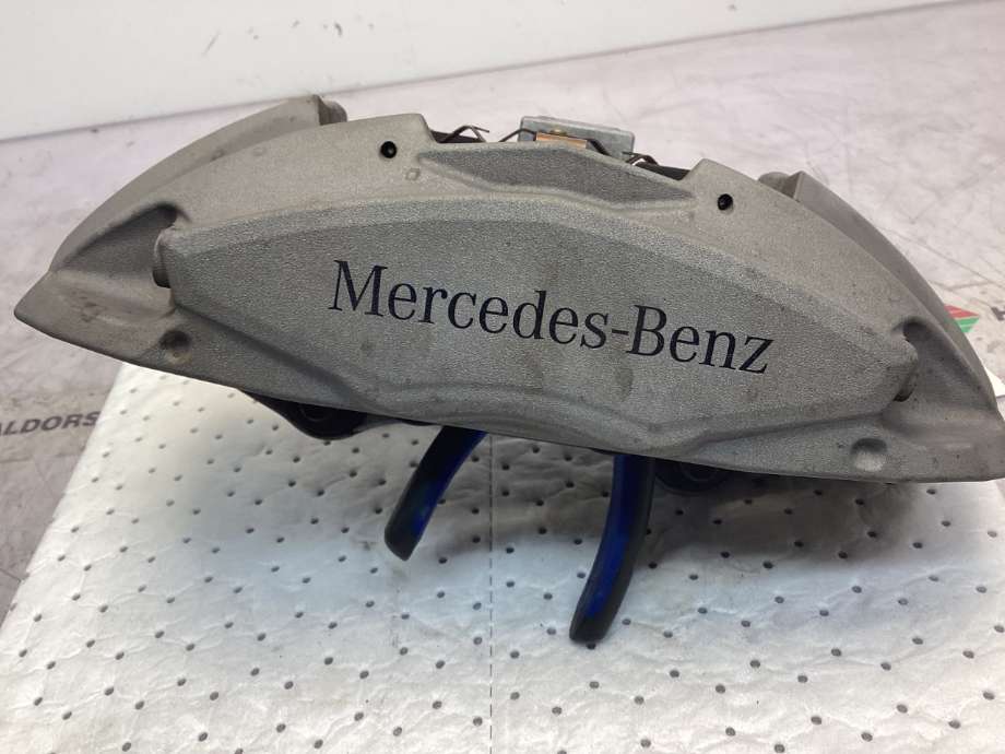 Bremsecaliper venstre foran til Mercedes C-Klasse 2018-2021 (Fase 2) (W205) (W205) (MERCEDES|A 011 421 97 98|)