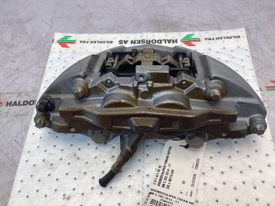 Bremsecaliper høyre foran til Mercedes C-Klasse 2018-2021 (Fase 2) (W205) (W205) (MERCEDES|A 011 421 98 98|)
