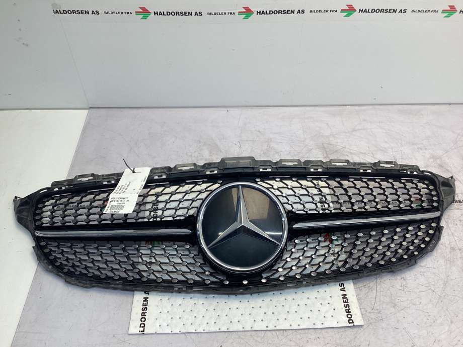 Grill til Mercedes C-Klasse 2018-2021 (Fase 2) (W205) (W205) (MERCEDES|A 205 888 12 60|)