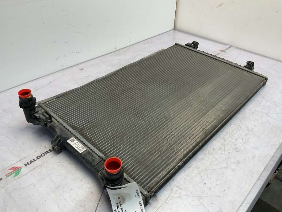 Radiator (automat gir) til Škoda Octavia 2013-2016 (Type III, Fase 1)  (SKODA|5Q0 121 251 GD|)
