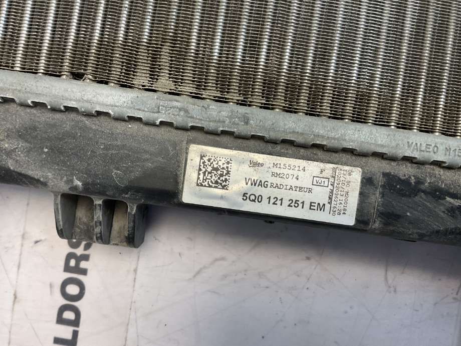 Radiator (automat gir) til Škoda Octavia 2013-2016 (Type III, Fase 1)  (SKODA|5Q0 121 251 GD|)