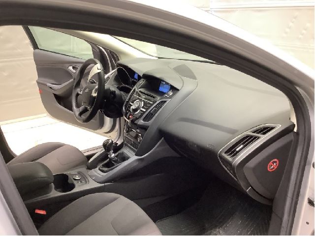 Dashbord til Ford Focus, 2011-2014 (Type III, Fase 1)  (FORD|1851697)