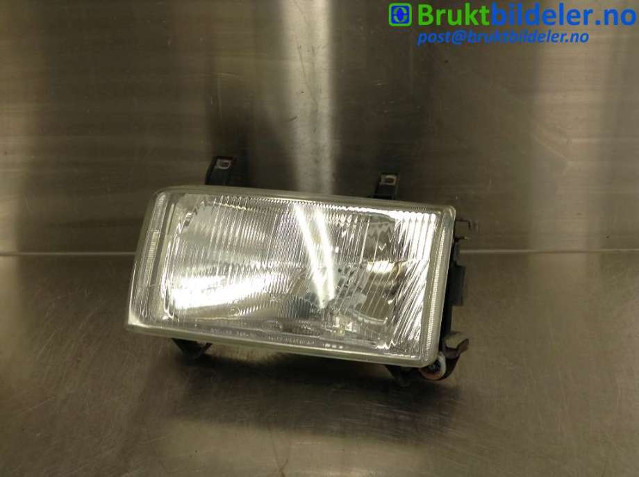 Frontlykt venstre halogen til VW Transporter / Caravelle 1990-2003 (T4) (T4)