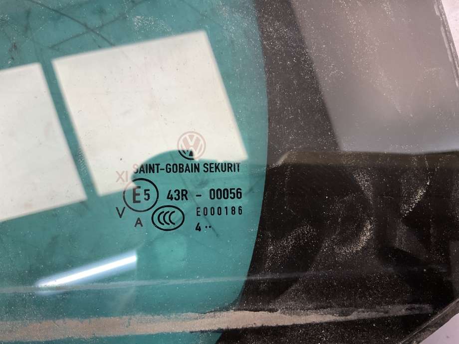 Diverse deler til VW Passat 2015-2019 (Fase 1) (B8) (B8) (VOLKSWAGEN|3G9 845 213 AC|)
