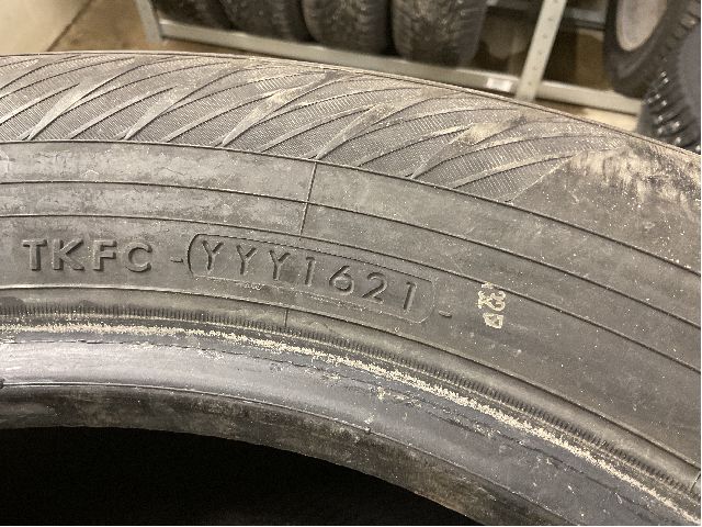 Dekk til Annet Dekk vinter pigg 0-->>  (ICE GUARD IG65|YOKOHAMA|225/60R17 103T)