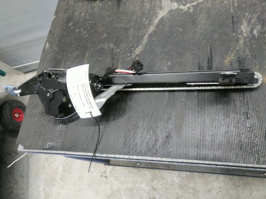 Baklukeåpner motor til Mercedes Vito 2014-->> (W447) (W447) (MERCEDES|A 447 760 00 03|)