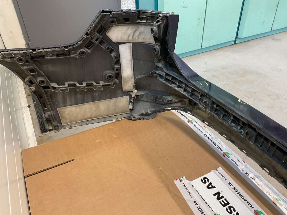 Støtfanger bak til VW Golf VII 2012-2017 (Fase 1)  (VOLKSWAGEN|5G9 807 417 J|)