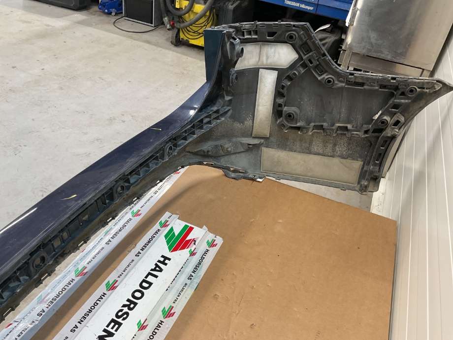 Støtfanger bak til VW Golf VII 2012-2017 (Fase 1)  (VOLKSWAGEN|5G9 807 417 J|)