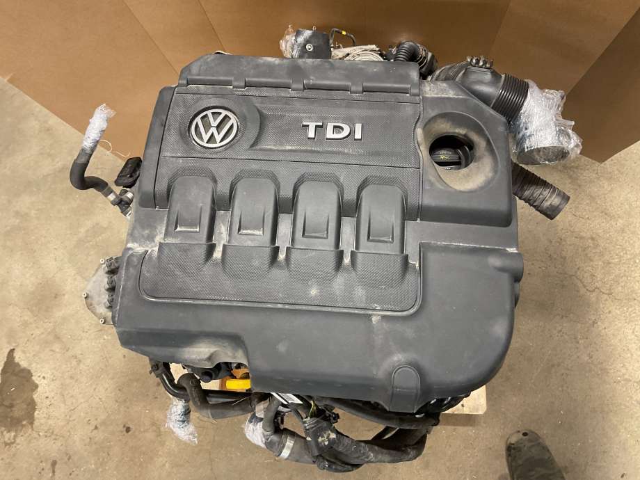 Motor diesel til VW Golf VII 2012-2017 (Fase 1)  (VOLKSWAGEN|04L 100 090|)