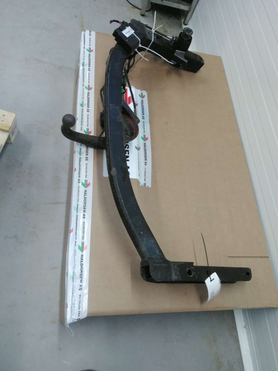 Hengerfeste til Audi A6, 2005-2008 (Type III, Fase 1) (C6) (C6) (AUDI|4F0 800 491 D)