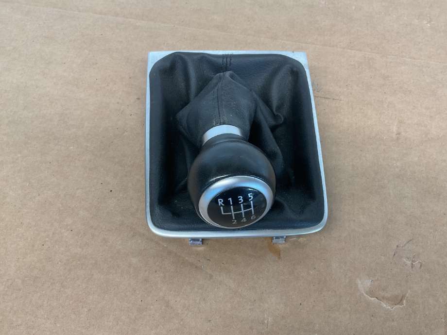 Diverse deler til VW Passat 2011-2015 (B7) (B7) (VOLKSWAGEN|3AA 711 113 C|)