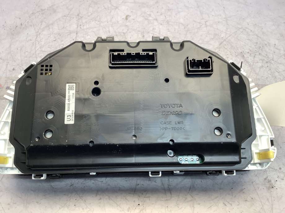 Instrumentpanel til Toyota RAV4 2016-2019 (Type IV, Fase 2)  (TOYOTA|8380042U30|)