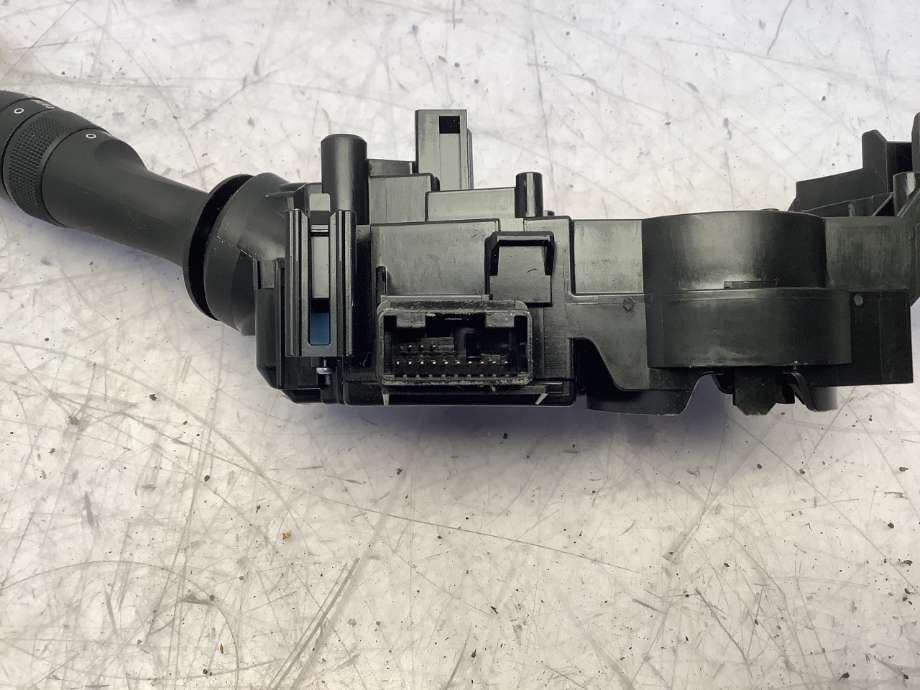 Bryter lys til Toyota RAV4 2016-2019 (Type IV, Fase 2)  (TOYOTA|8414033250|)