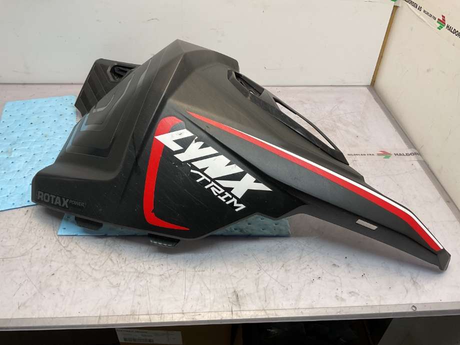 MC, Kåpe, høyre til Snøscooter Lynx øvrige 0-->>  (XTRIM LX 600 AC||600ACE|XTRIM)