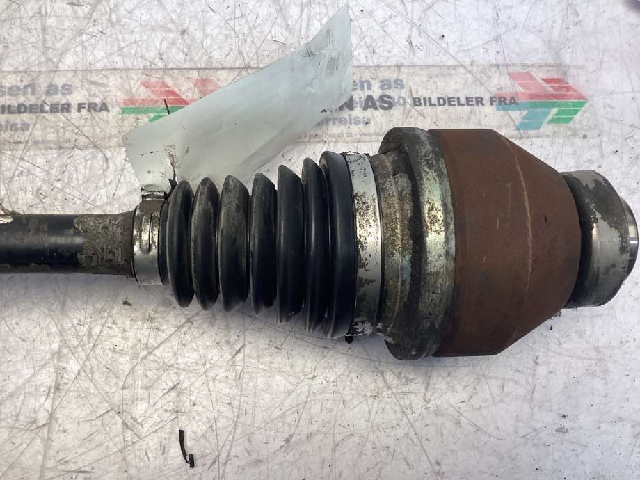 Drivaksel høyre foran til VW Transporter / Caravelle 2003-2009 (Fase 1) (T5) (T5) (VOLKSWAGEN|7E0 407 271 SX|)