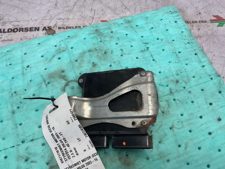 Styreenhet motor til Toyota Hilux 2006-2011  (TOYOTA|8987171010|)