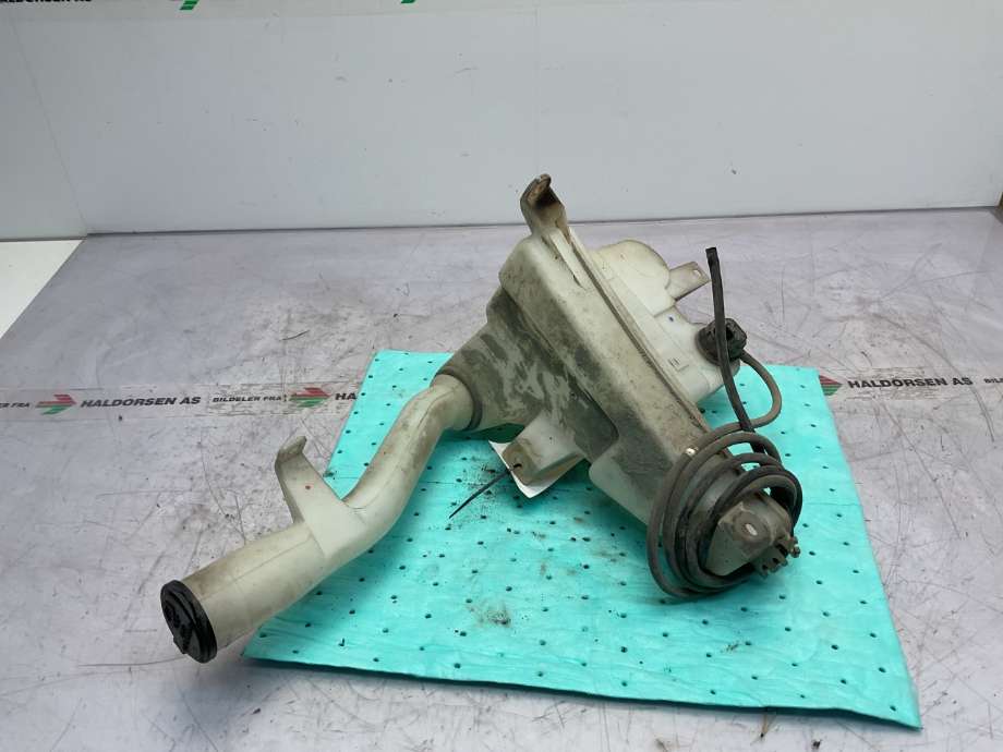 Spylertank til Toyota Hilux 2006-2011 (TOYOTA|853150K010|)