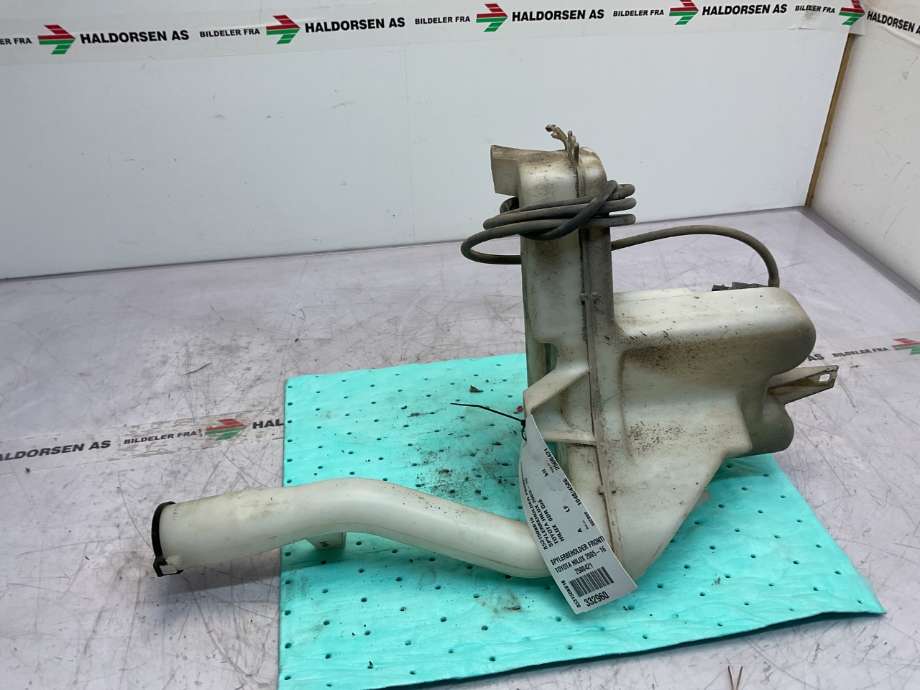Spylertank til Toyota Hilux 2006-2011 (TOYOTA|853150K010|)
