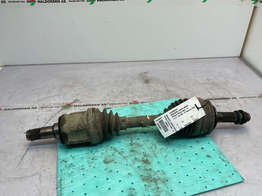 Drivaksel høyre foran til Toyota Hilux 2006-2011  (TOYOTA|434300K022|)