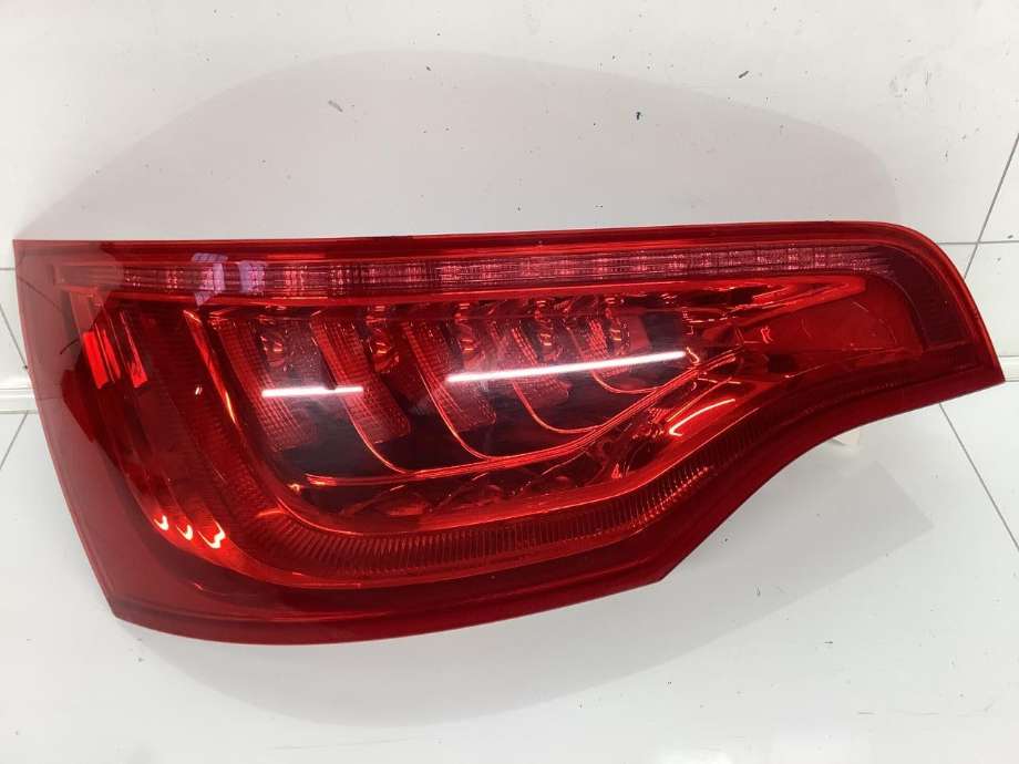 Baklykt venstre til Audi Q7, 2010-2015 (Type I, Fase 2)  (AUDI|4L0 945 093 F)